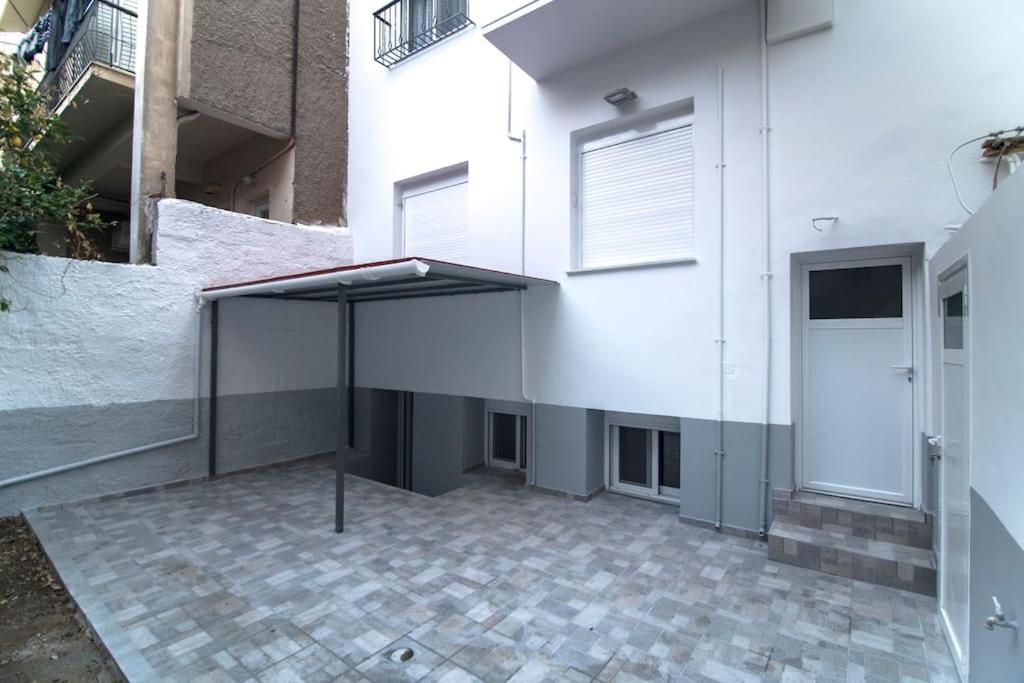 Downtown Rare And Modern Two Storey Building アテネ エクステリア 写真