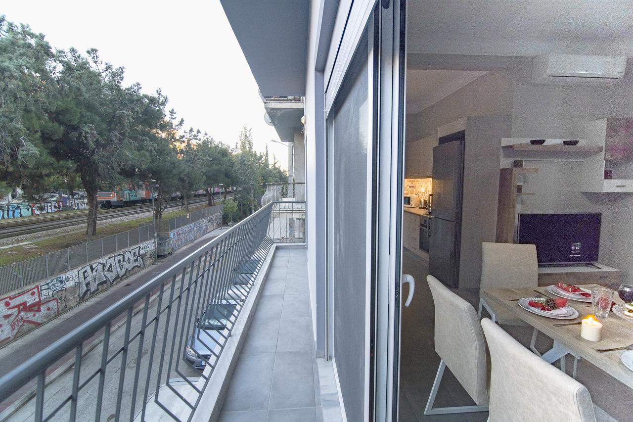 Downtown Rare And Modern Two Storey Building アテネ エクステリア 写真